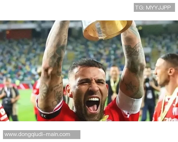 欧冠激战利物浦险胜本菲卡帽子戏法引发争议判罚全场沸腾