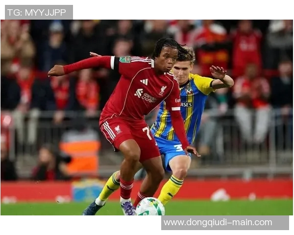 英超经典对决:拜仁与利物浦激战成和引发全场热议 英超经典对决:拜仁与利物浦激战成和引发全场热议